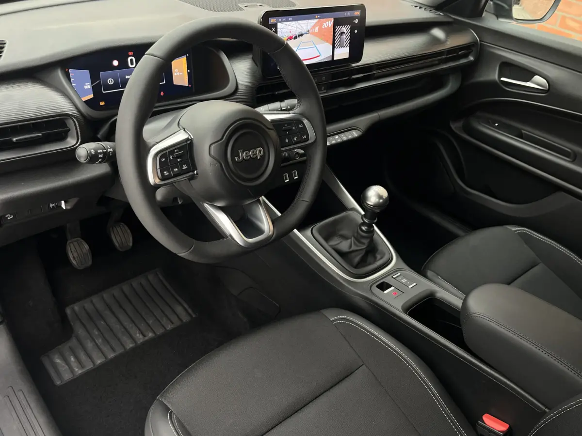 100 Black Altitude | Keyless | Adaptive Cruise Control | Elektrische achterklep | Achteruitrijcamera | Carplay/Android Auto |
