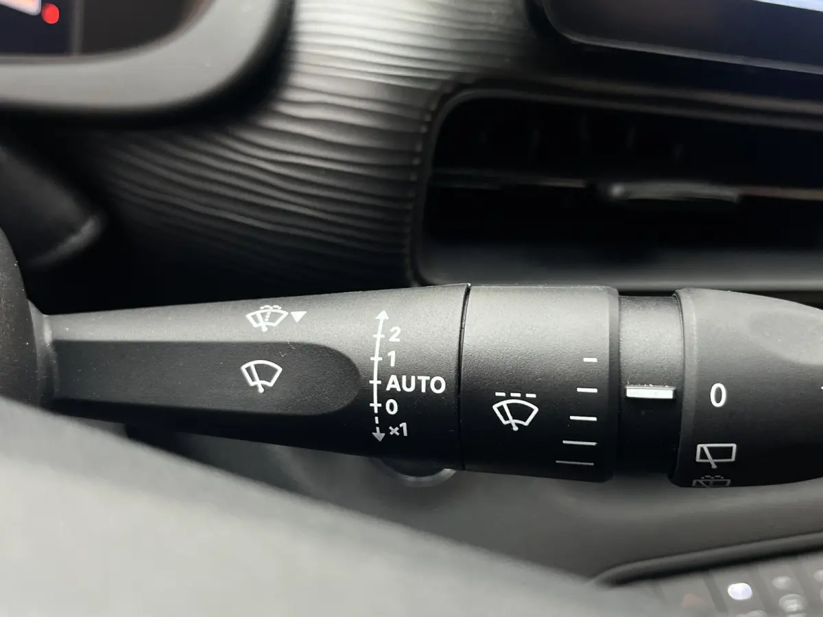 100 Black Altitude | Keyless | Adaptive Cruise Control | Elektrische achterklep | Achteruitrijcamera | Carplay/Android Auto |