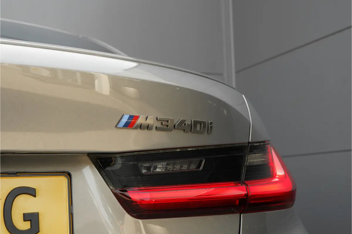 M340i xDrive Schuifdak LASER ACC Individual H/K 1e Eig