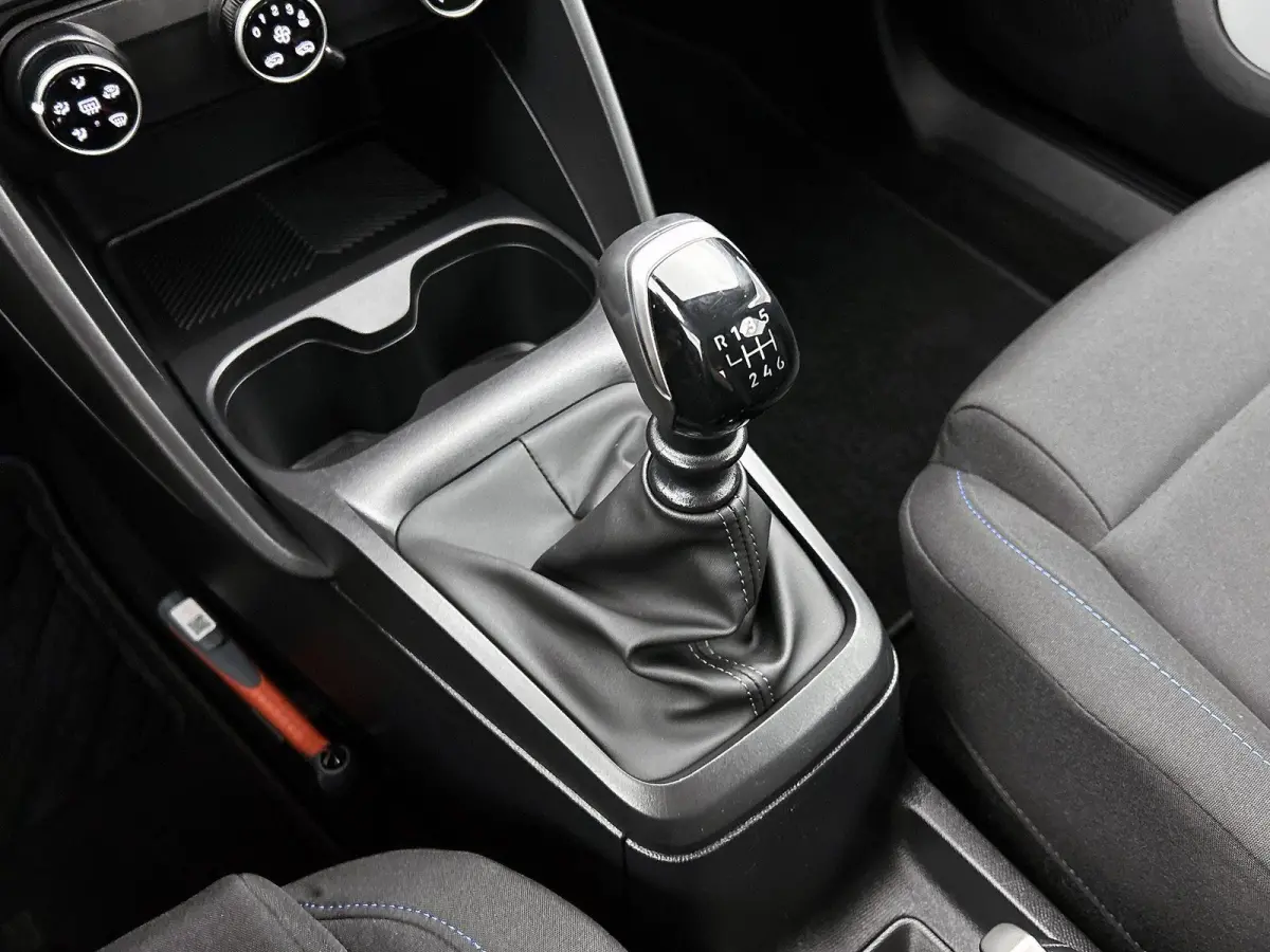 1.2 Turbo 100pk You | Airco | Cruise Control | Bluetooth | LED | Parkeersensoren Achter