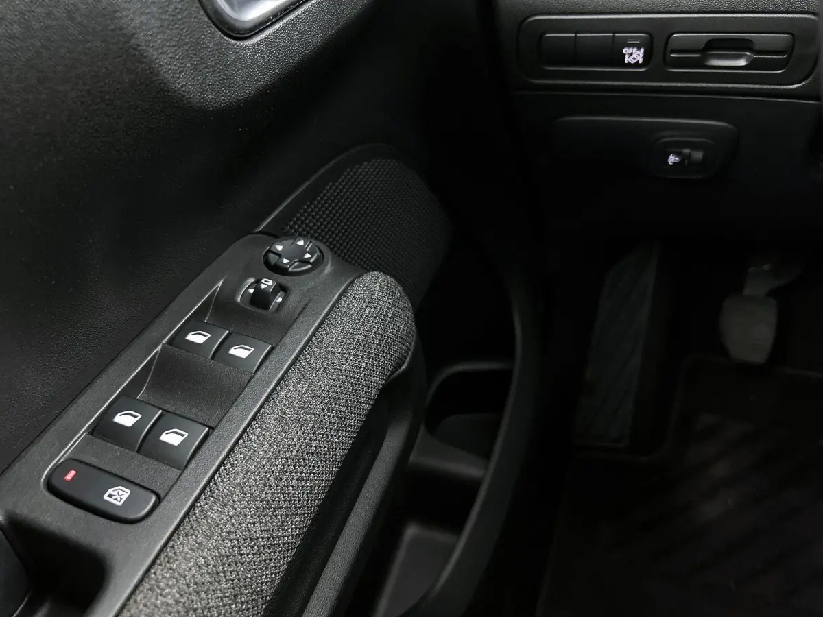 1.2 C-Series | 1ste Eigenaar | Navigatie | Parkeersensoren Achter | Cruise Control | Climate Control | Apple Carplay/Android Auto |