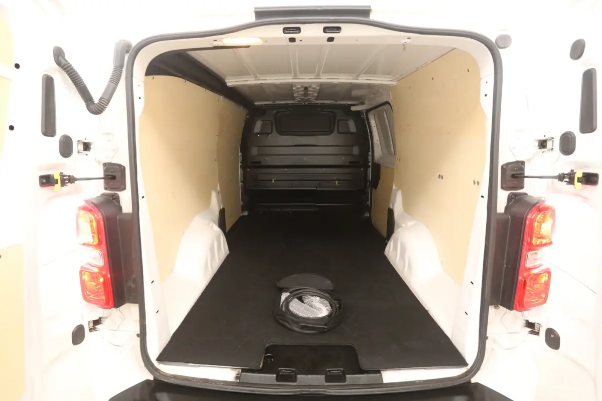 Fiat e-Scudo 75 kWh L3H1 | Snelladen | SOH 93% | Clima | Camera | 3 Zits | Carplay | Cruise | Parkeersens.