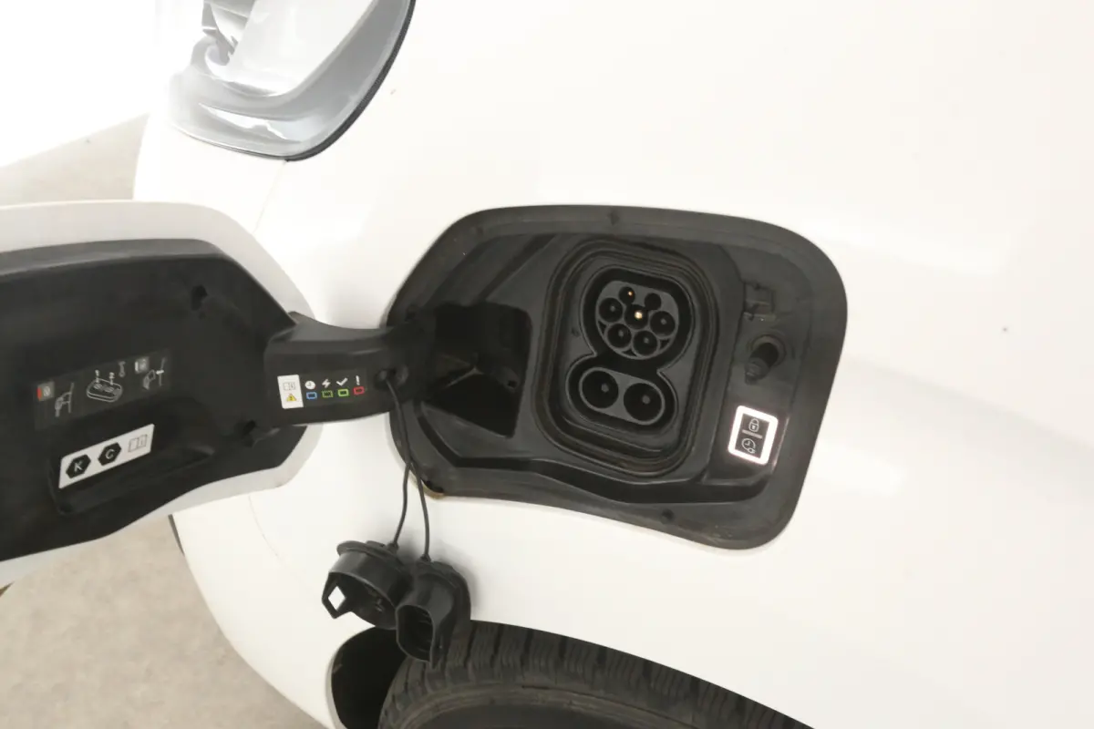 Fiat e-Scudo 75 kWh L3H1 | Snelladen | SOH 93% | Clima | Camera | 3 Zits | Carplay | Cruise | Parkeersens.