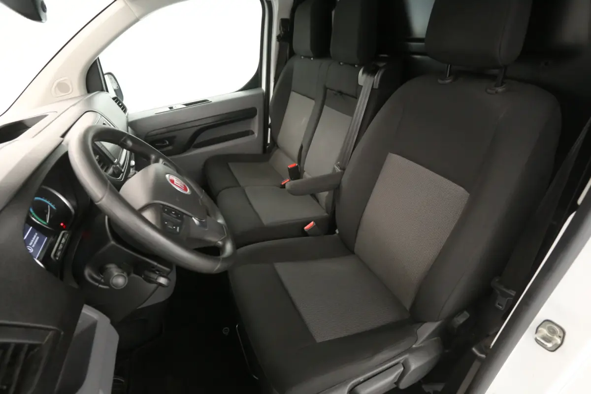 Fiat e-Scudo 75 kWh L3H1 | Snelladen | SOH 93% | Clima | Camera | 3 Zits | Carplay | Cruise | Parkeersens.