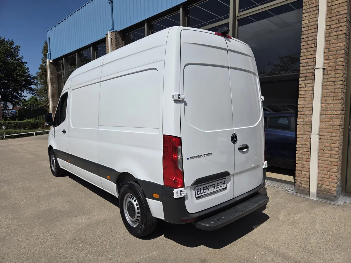 eSprinter L2H2 55 kWh Airco Achteruitrijcamera 270 gr doordraai deuren