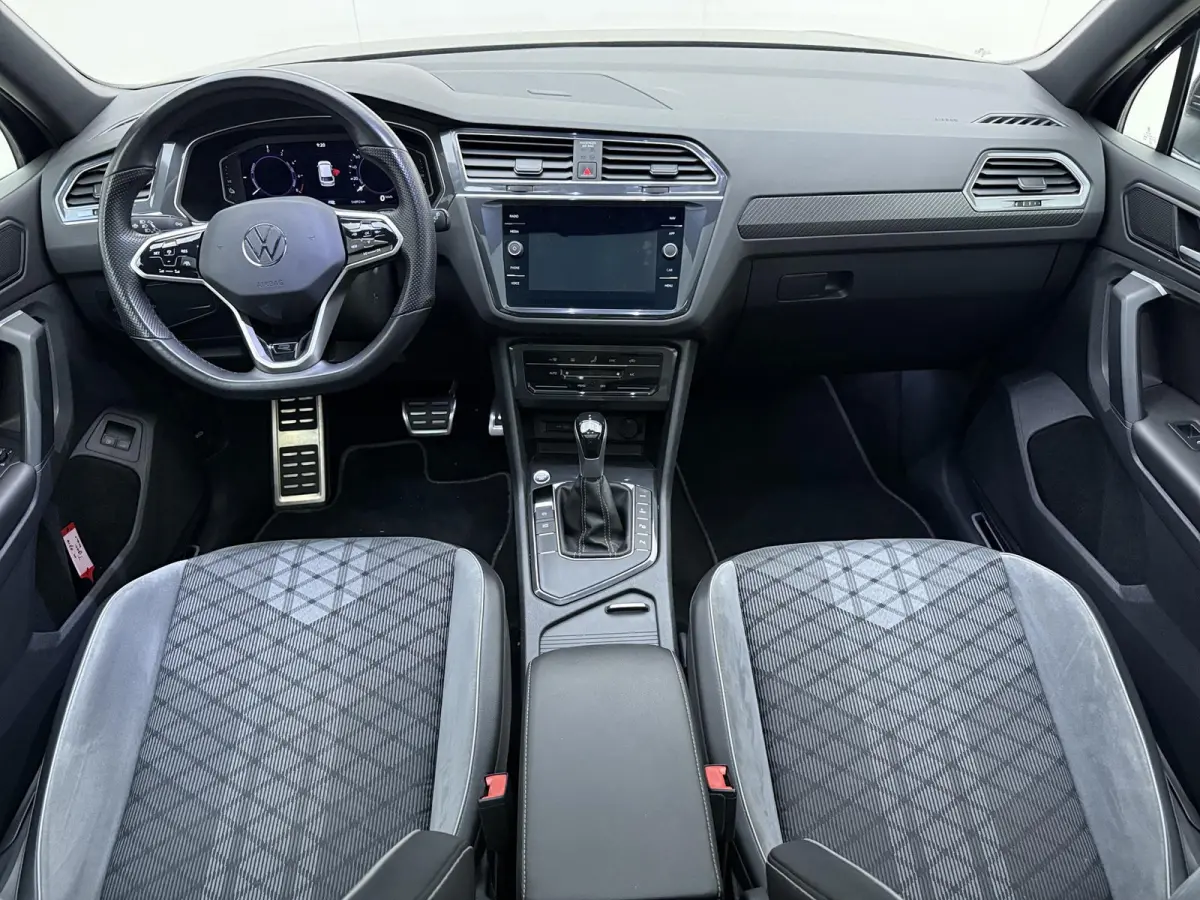 1.4 TSI eHybrid R-Line Business+ WORDT VERWACHT