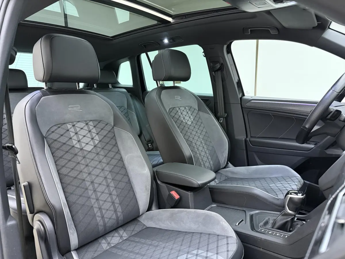 1.4 TSI eHybrid R-Line Business+ WORDT VERWACHT