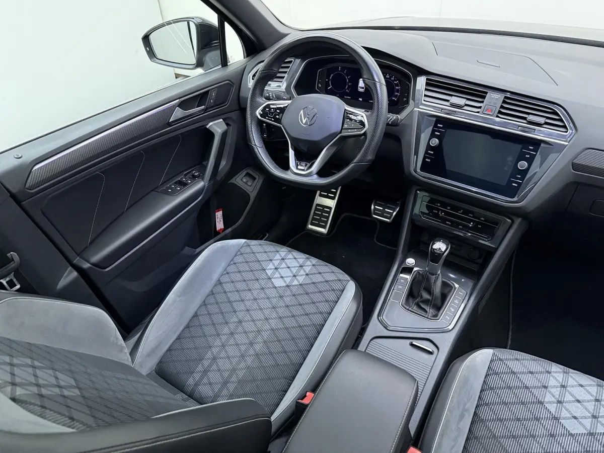 1.4 TSI eHybrid R-Line Business+ WORDT VERWACHT