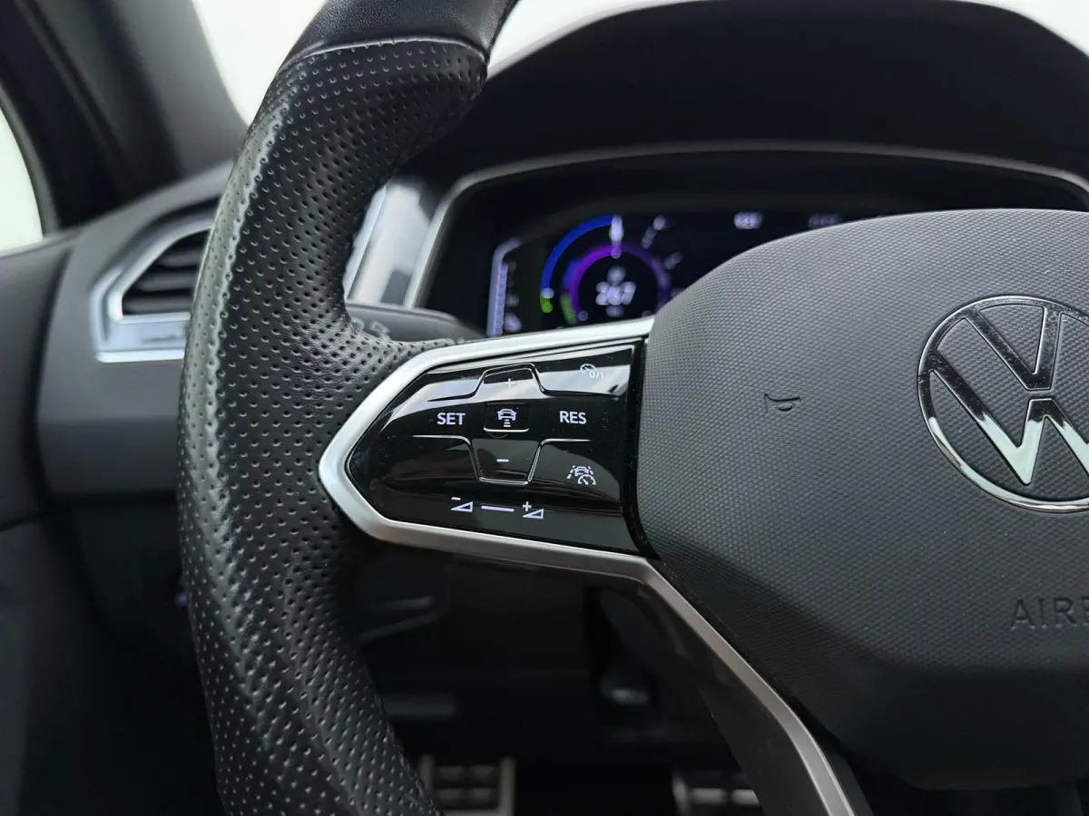 1.4 TSI eHybrid R-Line Business+ WORDT VERWACHT