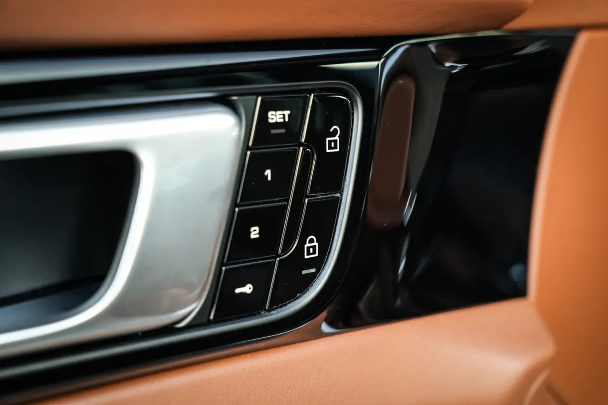 2.9 4 E-Hybrid Facelift | Panoramadak | HUD | Stoelventilatie | Leder | PDLS | Apple CarPlay |