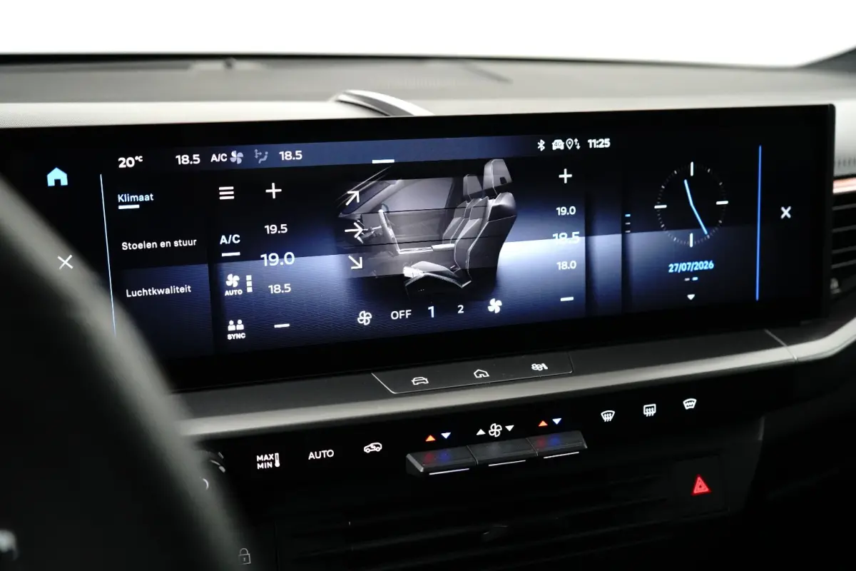 1.2 Turbo Hybrid GS / Navigatie / 360 Camera / Head-up display / Keyless / Parkeersensoren / Stuur -en Stoelverwarmd / Matrix LED / Carplay