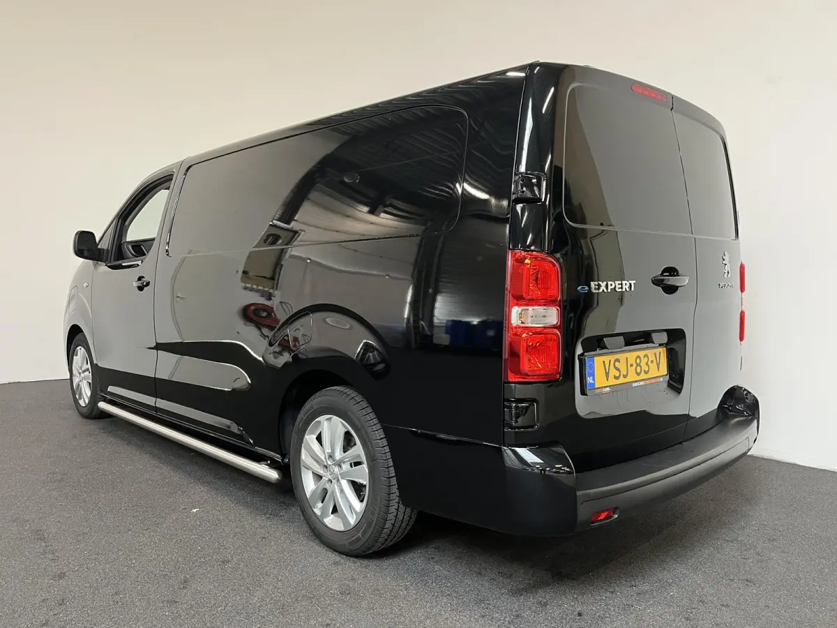 Long Premium 75 kWh 3-zits Automaat Airco Navigatie