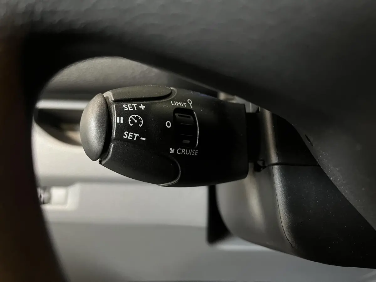 Long Premium 75 kWh 3-zits Automaat Airco Navigatie