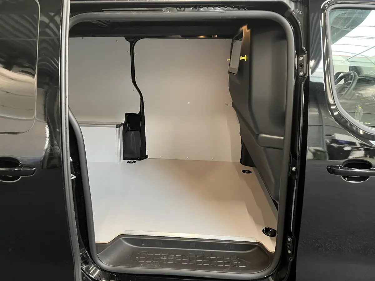 Long Premium 75 kWh 3-zits Automaat Airco Navigatie