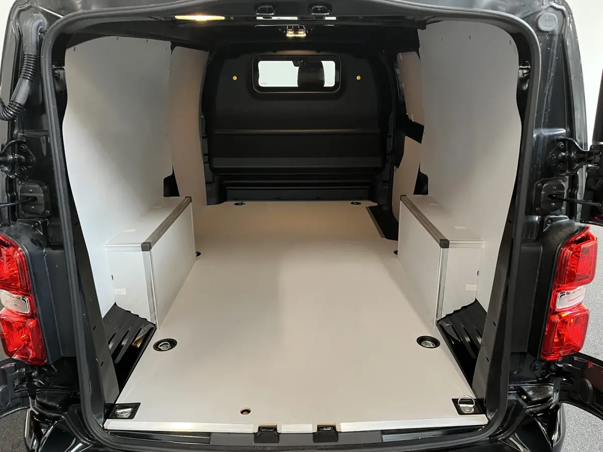 Long Premium 75 kWh 3-zits Automaat Airco Navigatie