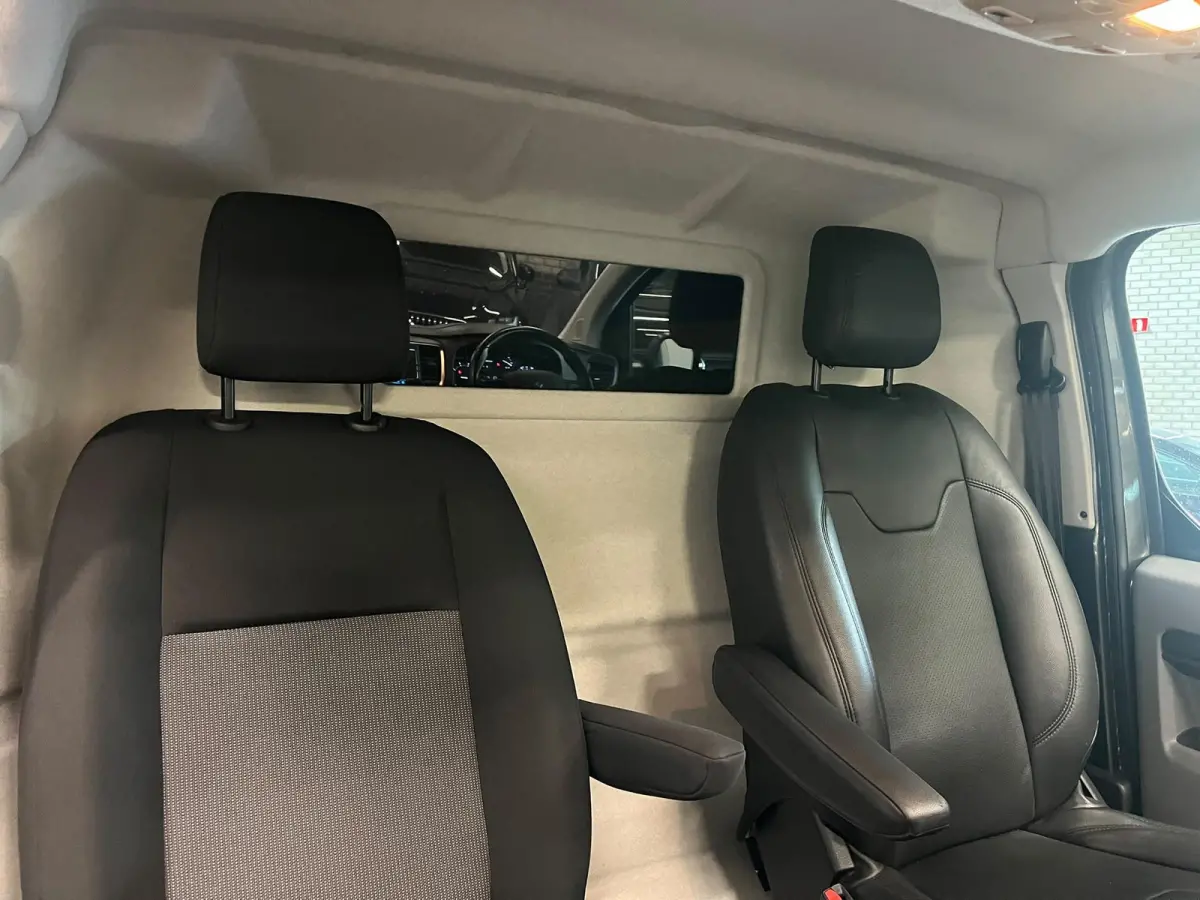 2.0 BlueHDI 145 Standard Premium Airco Navi Cruise Control Sidebars PDC VA + Camera DAB+