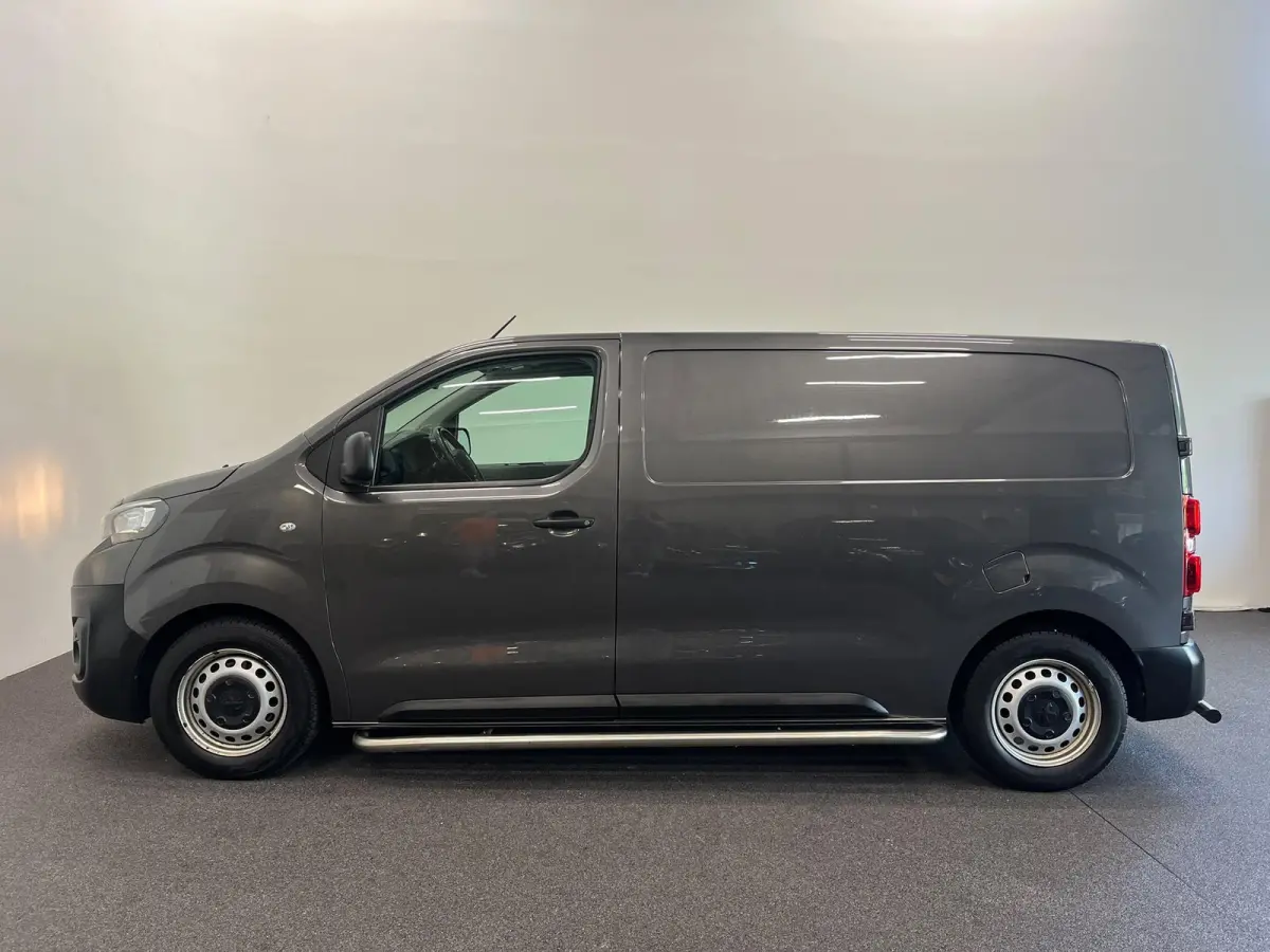 2.0 BlueHDI 145 Standard Premium Airco Navi Cruise Control Sidebars PDC VA + Camera DAB+