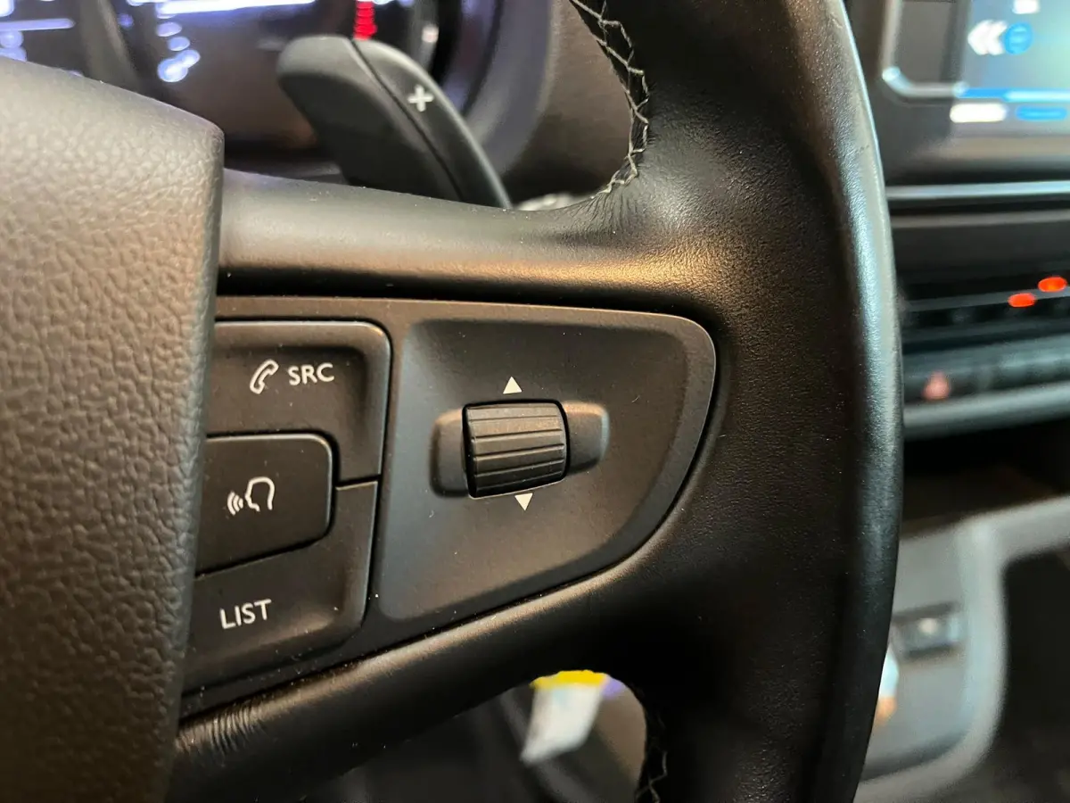 2.0 BlueHDI 145 Standard Premium Airco Navi Cruise Control Sidebars PDC VA + Camera DAB+