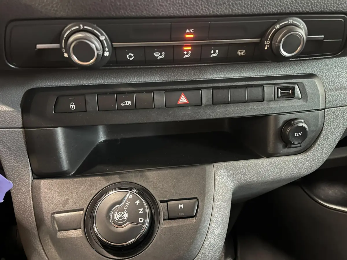 2.0 BlueHDI 145 Standard Premium Airco Navi Cruise Control Sidebars PDC VA + Camera DAB+