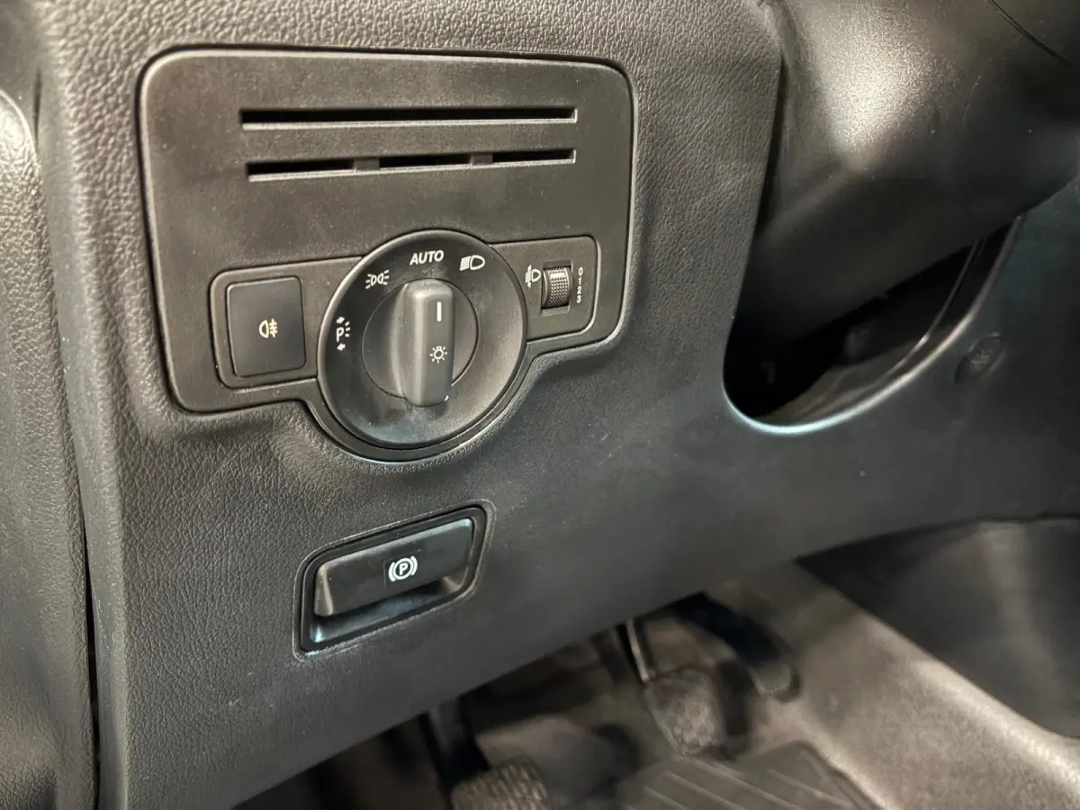 110 CDI Lang Airco Bluetooth App-connect trekhaak