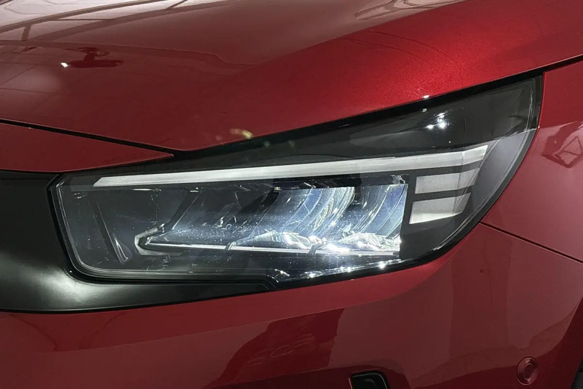 1.2 Turbo Hybrid GS Achteruitrijcamera 17" Apple CarPlay