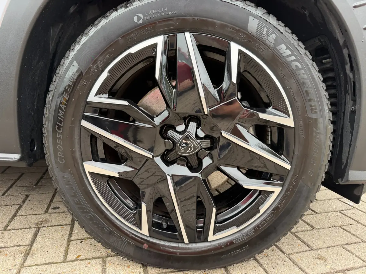1.2 Hybrid 136 Allure 7p/ 360CAM / Trekhaak / Nieuwstaat !.