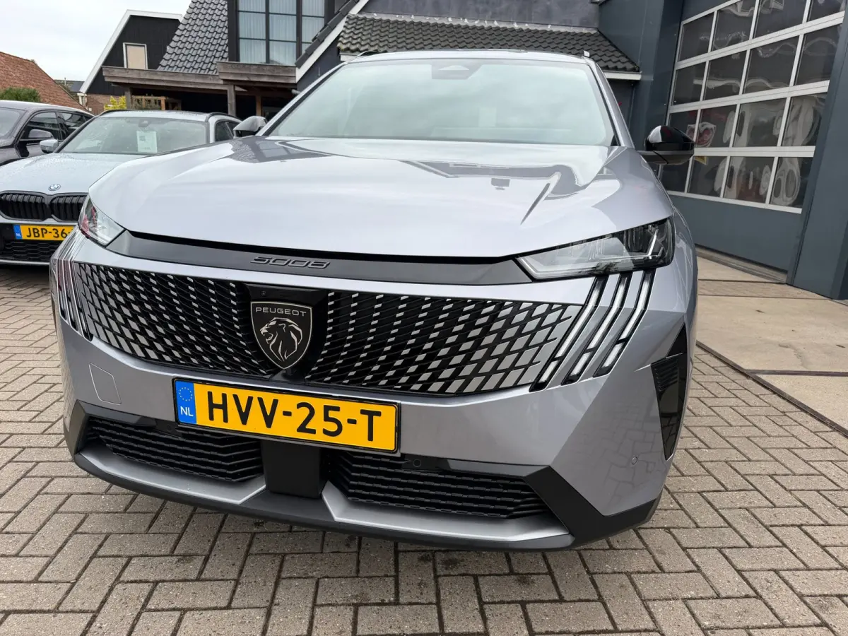 1.2 Hybrid 136 Allure 7p/ 360CAM / Trekhaak / Nieuwstaat !.