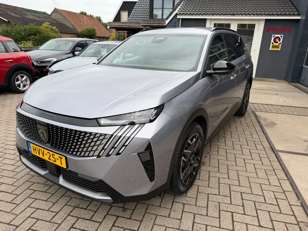 1.2 Hybrid 136 Allure 7p/ 360CAM / Trekhaak / Nieuwstaat !.
