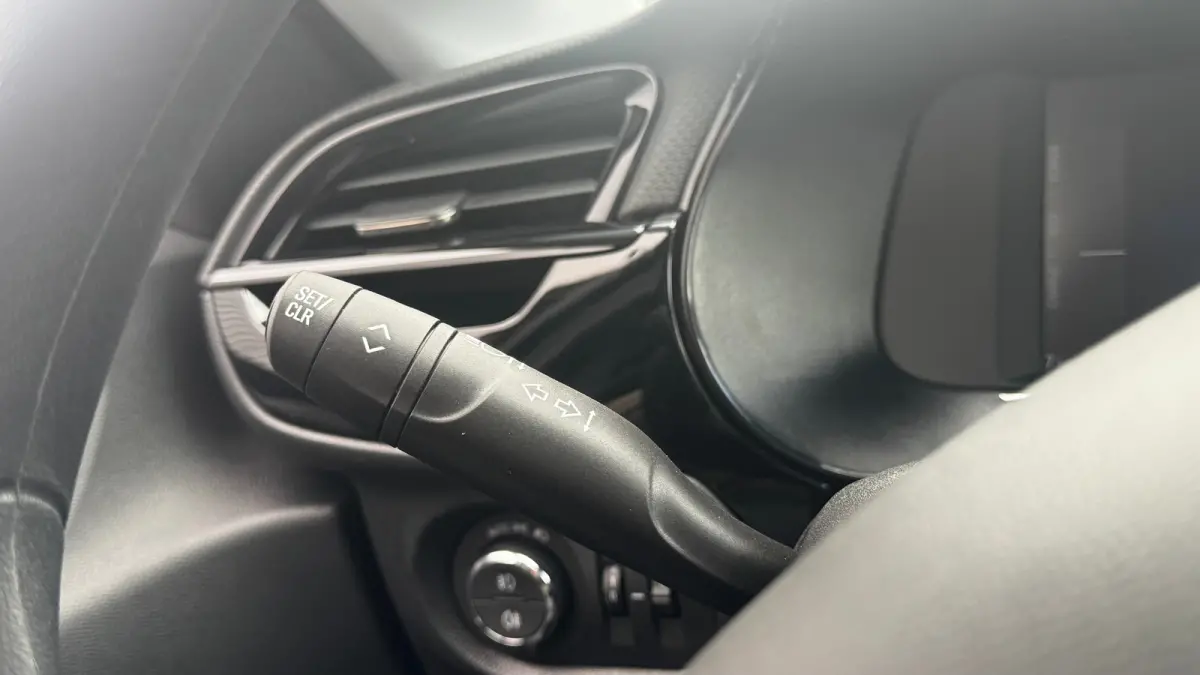 Edition - Electric | Dode hoek waarschuwing | Draadloze Apple Carplay en Android Auto | Elektronische klimaatregeling (ECC)