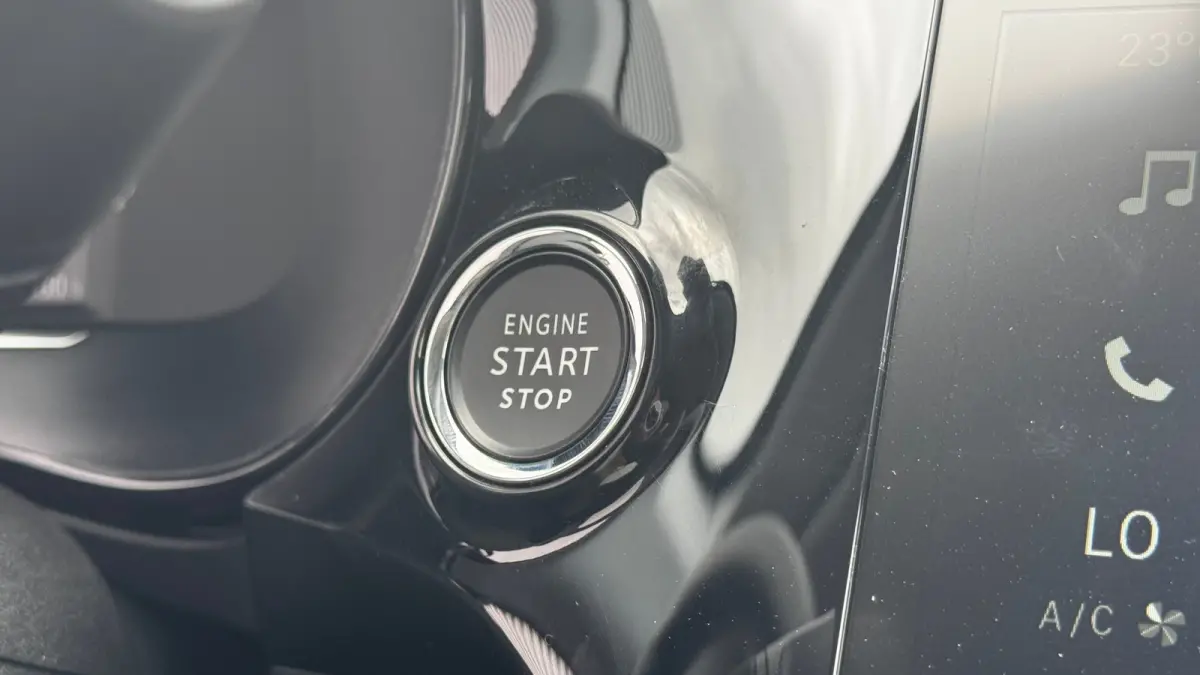 Edition - Electric | Dode hoek waarschuwing | Draadloze Apple Carplay en Android Auto | Elektronische klimaatregeling (ECC)
