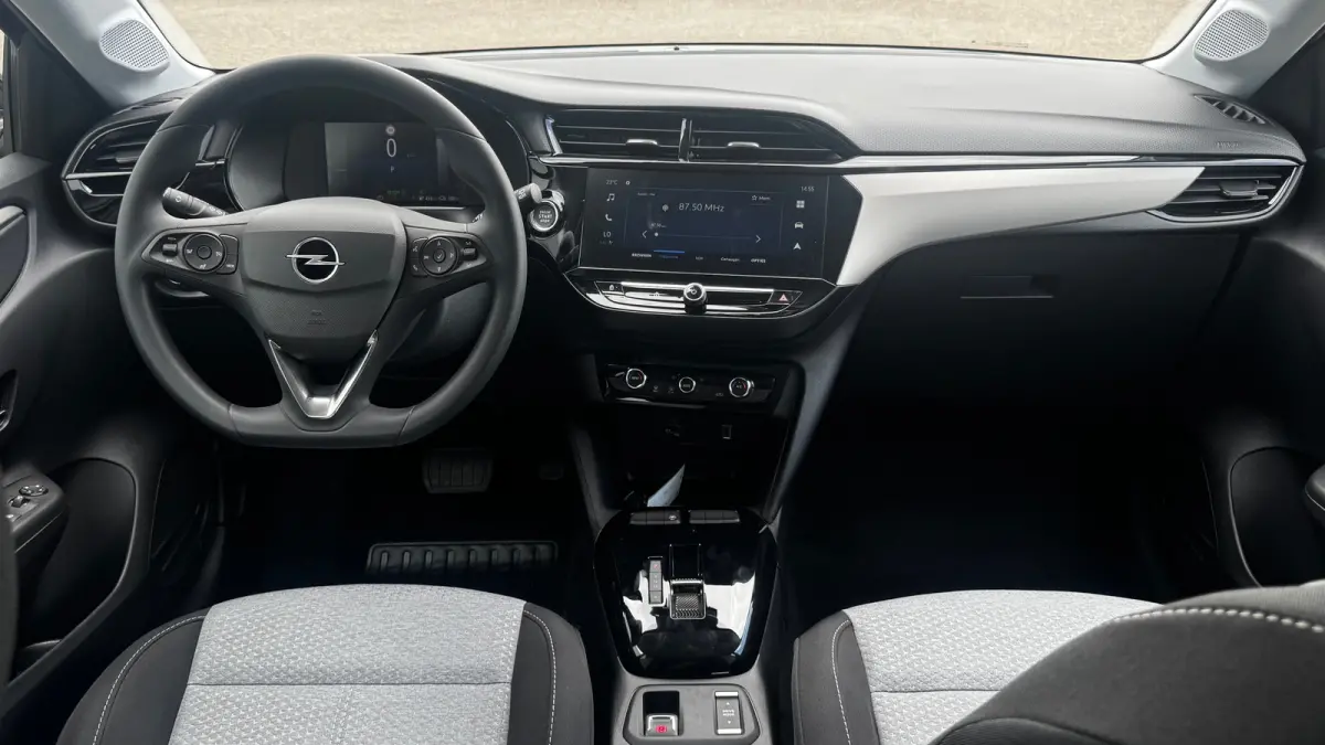 Edition - Electric | Dode hoek waarschuwing | Draadloze Apple Carplay en Android Auto | Elektronische klimaatregeling (ECC)