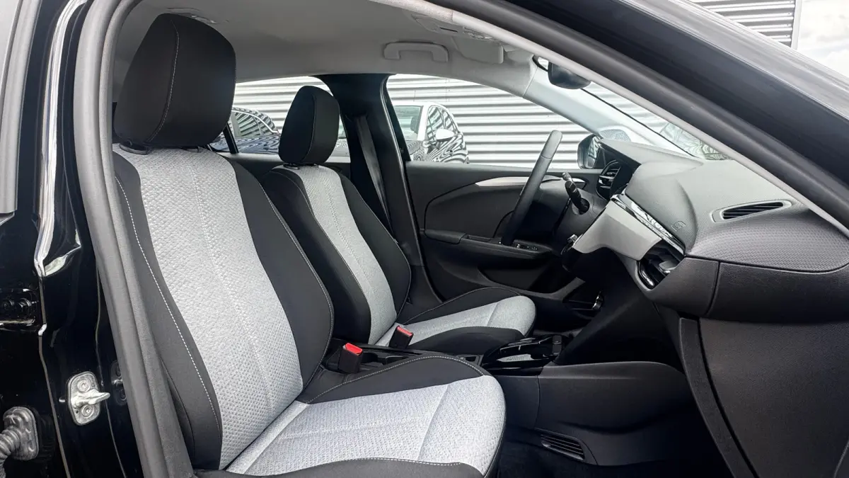 Edition - Electric | Dode hoek waarschuwing | Draadloze Apple Carplay en Android Auto | Elektronische klimaatregeling (ECC)