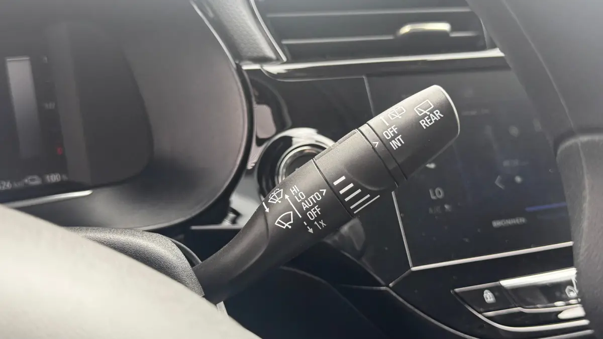 Edition - Electric | Dode hoek waarschuwing | Draadloze Apple Carplay en Android Auto | Elektronische klimaatregeling (ECC)