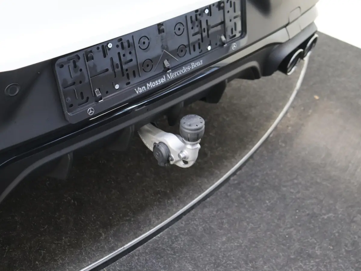 400e 4MATIC AMG Line / Premium Plus/ 43 AMG Uitgevoerd/ AIRMATIC/ Achterasbesturing/ Burmester/ Winter Pack/ Rijassistentiepakket/ El. Trekhaak/ Zéér compleet!