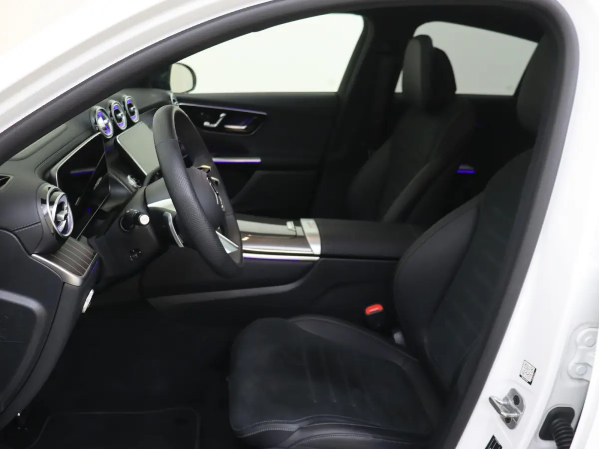 400e 4MATIC AMG Line / Premium Plus/ 43 AMG Uitgevoerd/ AIRMATIC/ Achterasbesturing/ Burmester/ Winter Pack/ Rijassistentiepakket/ El. Trekhaak/ Zéér compleet!