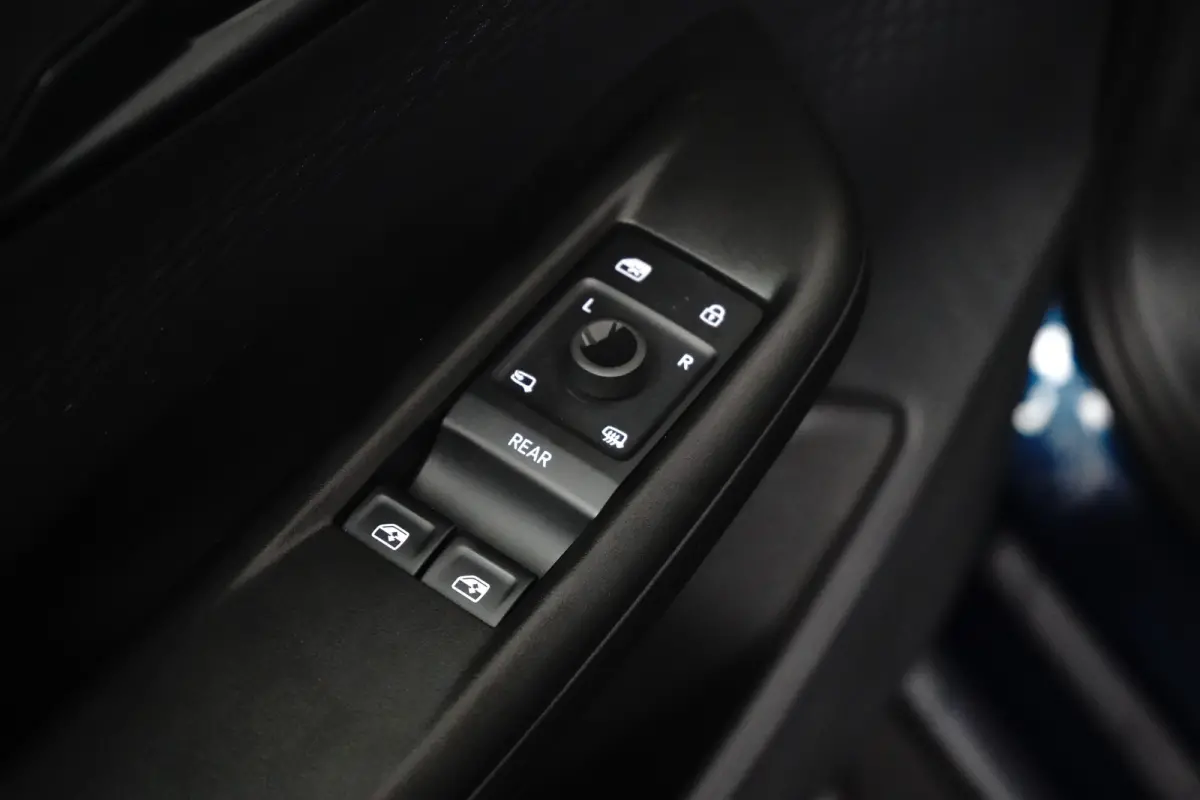 Essential 62 kWh | Carplay | Camera | Adaptive Cruise | 18" | Keyless | Stuurverwarming | Parkeerhulp V+A