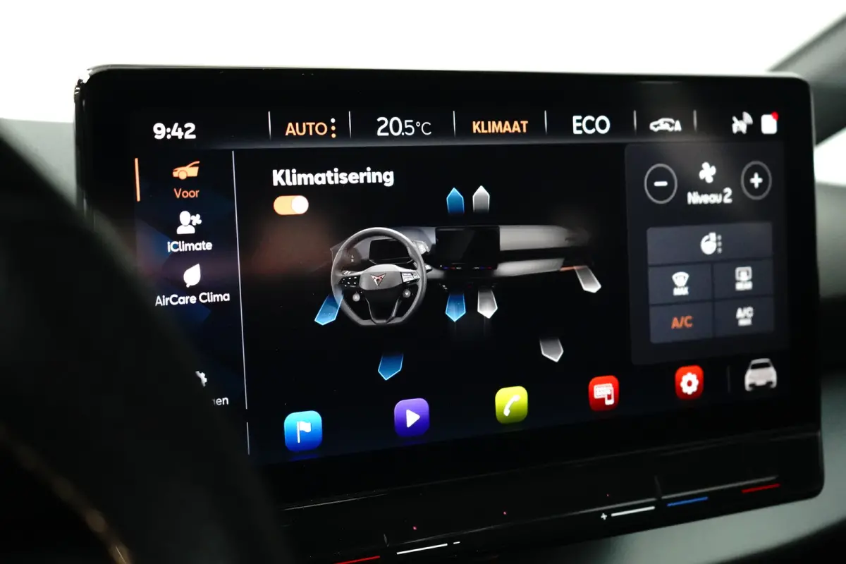 Essential 62 kWh | Carplay | Camera | Adaptive Cruise | 18" | Keyless | Stuurverwarming | Parkeerhulp V+A