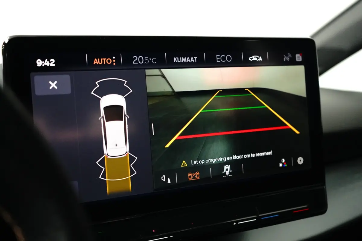 Essential 62 kWh | Carplay | Camera | Adaptive Cruise | 18" | Keyless | Stuurverwarming | Parkeerhulp V+A