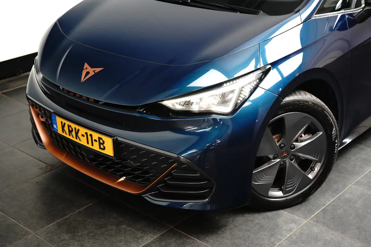 Essential 62 kWh | Carplay | Camera | Adaptive Cruise | 18" | Keyless | Stuurverwarming | Parkeerhulp V+A