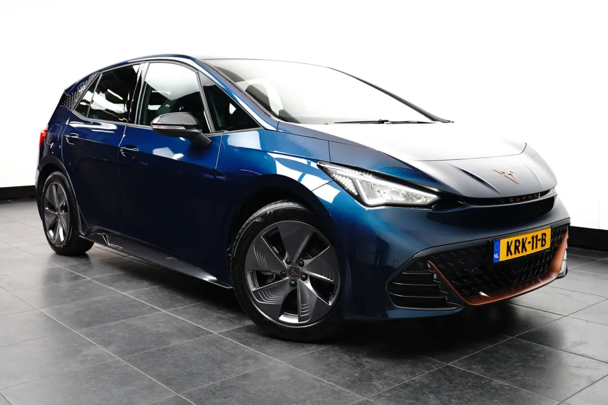 Essential 62 kWh | Carplay | Camera | Adaptive Cruise | 18" | Keyless | Stuurverwarming | Parkeerhulp V+A