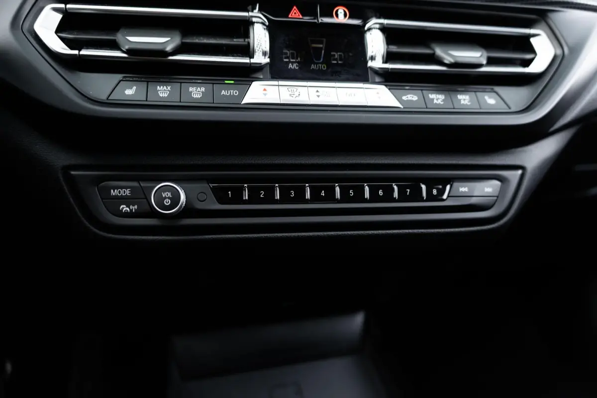 M135i xDrive High Executive Pano HUD HK Vol