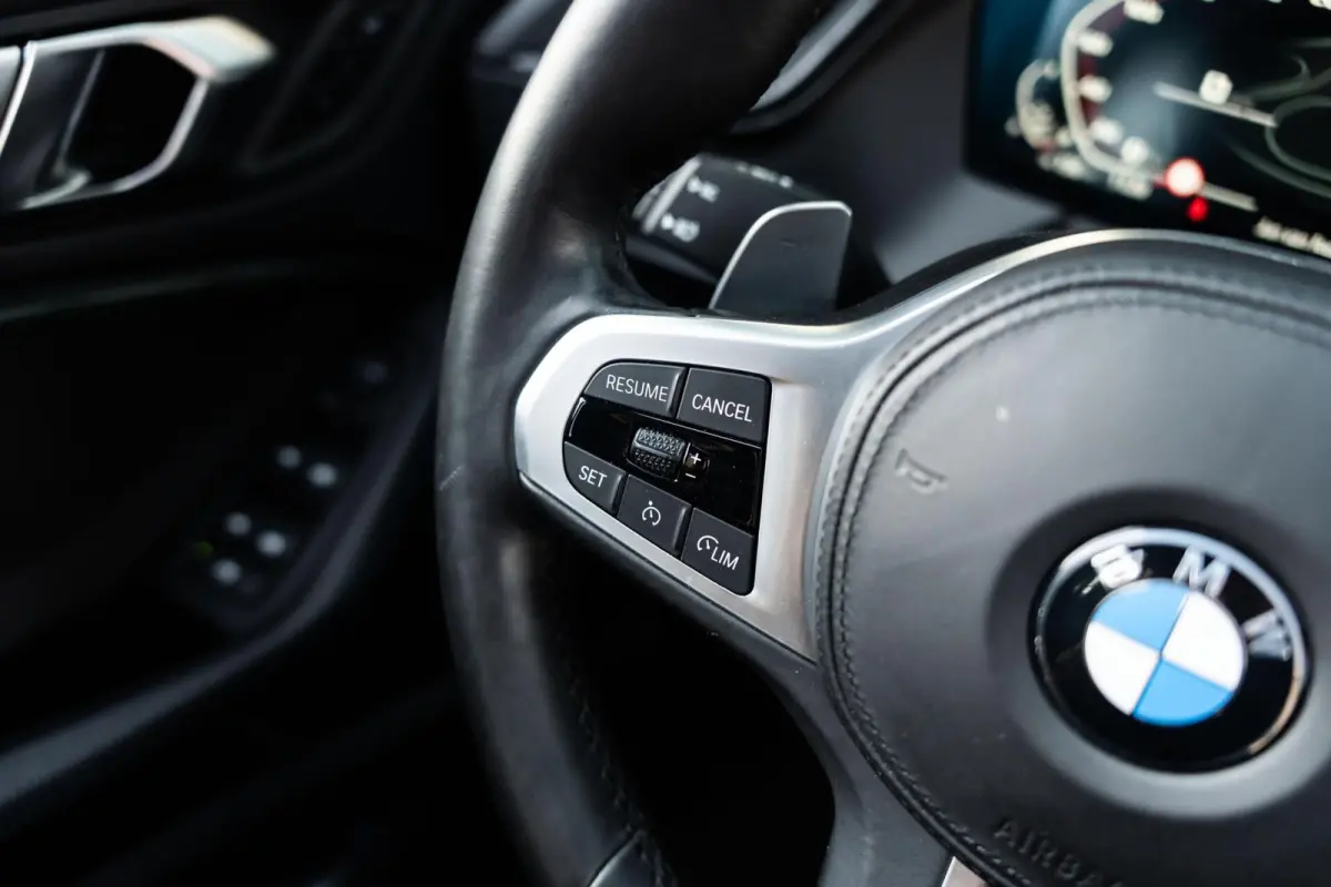 M135i xDrive High Executive Pano HUD HK Vol