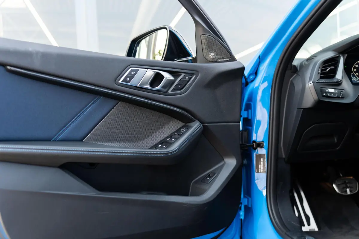 M135i xDrive High Executive Pano HUD HK Vol