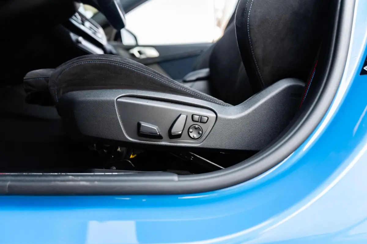 M135i xDrive High Executive Pano HUD HK Vol