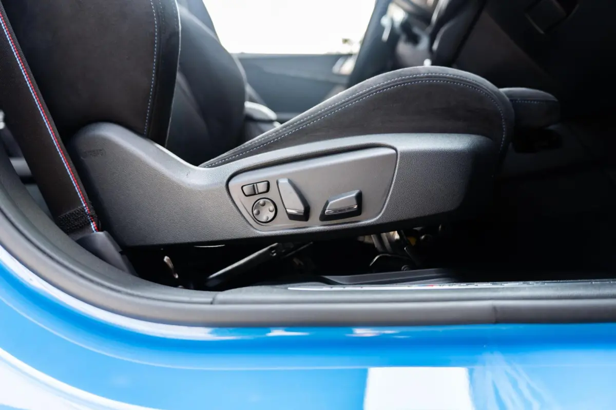 M135i xDrive High Executive Pano HUD HK Vol