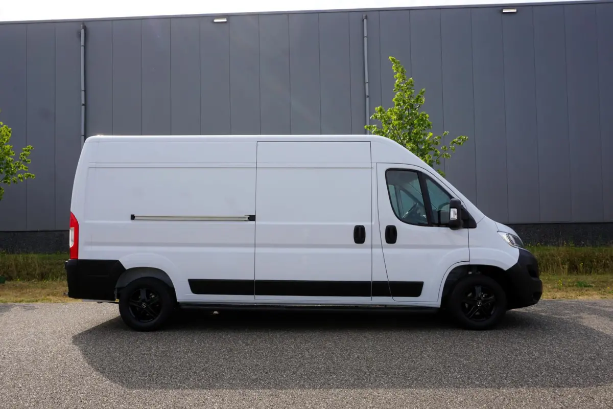 2.2 BlueHDi 140 L3H2 3.5t in Topstaat |BPM vrij |Parkeersensoren |Climate control |Carplay |Android auto |Cruise control |140 pk |3500 KG |DAB radio |1e eigenaar