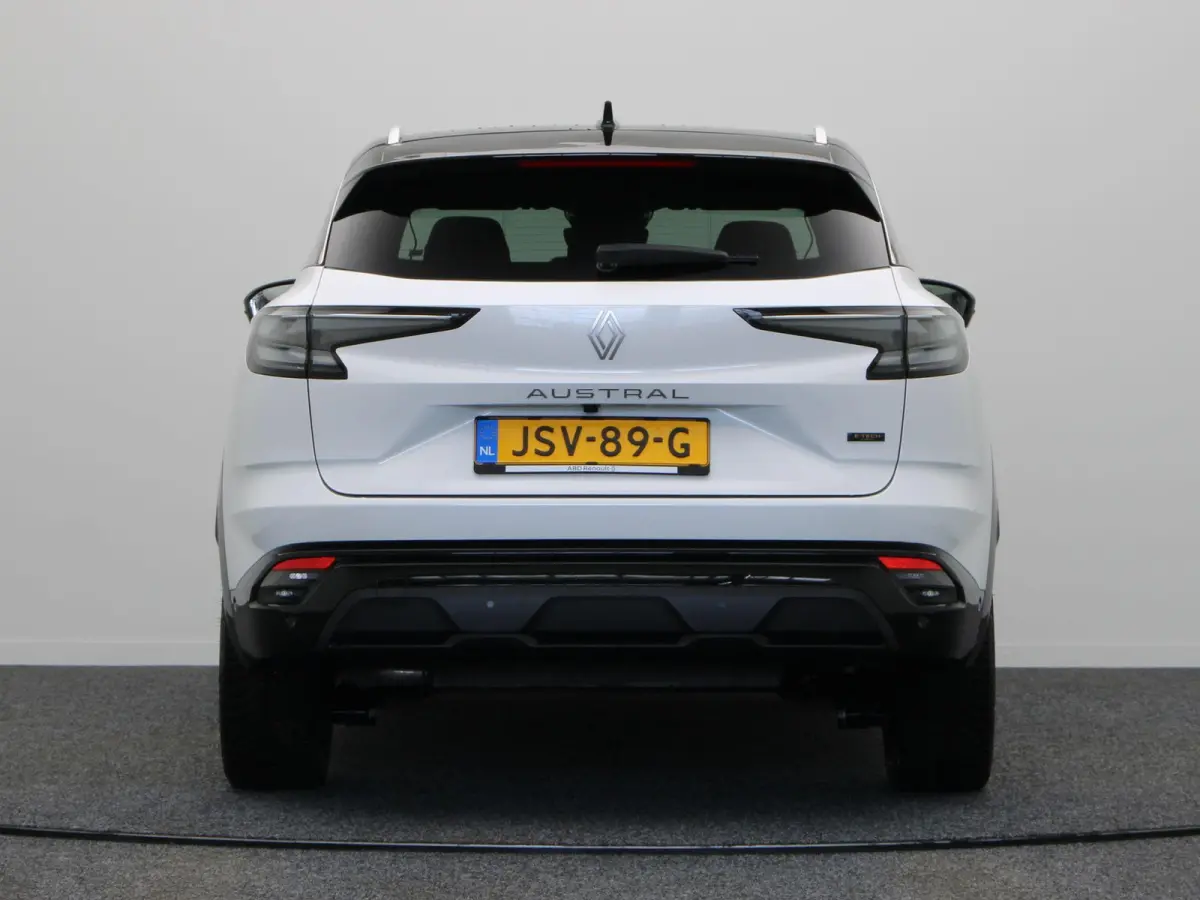 E-Tech full hybrid 200pk techno | Nieuw model | 20" lichtmetalen velgen | All season banden |