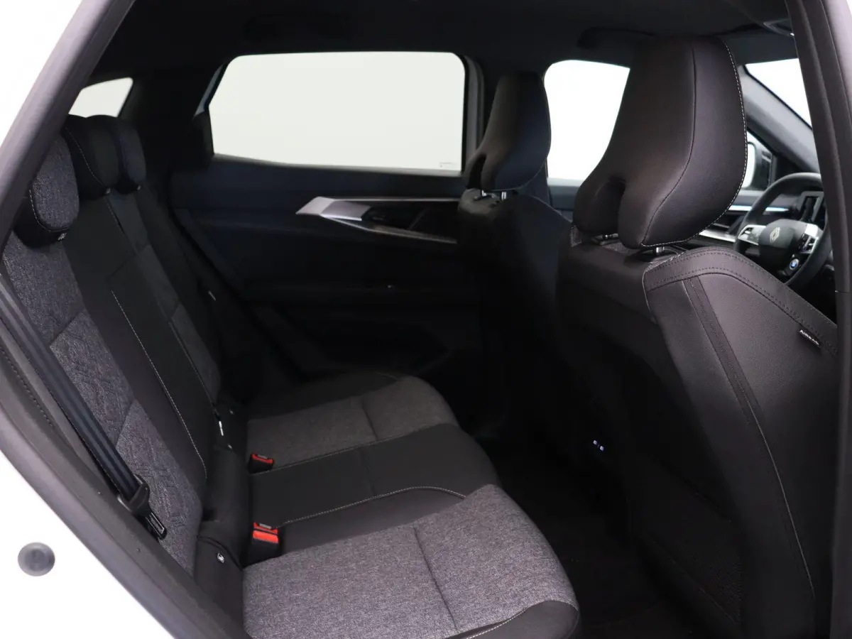 E-Tech full hybrid 200pk techno | Nieuw model | 20" lichtmetalen velgen | All season banden |
