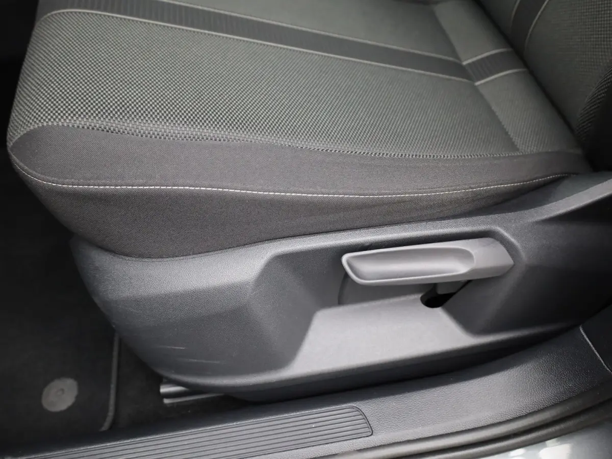 1.0 TSI Life Business | Stoelverwarming | Allseason banden | Prijs Rijklaar!!