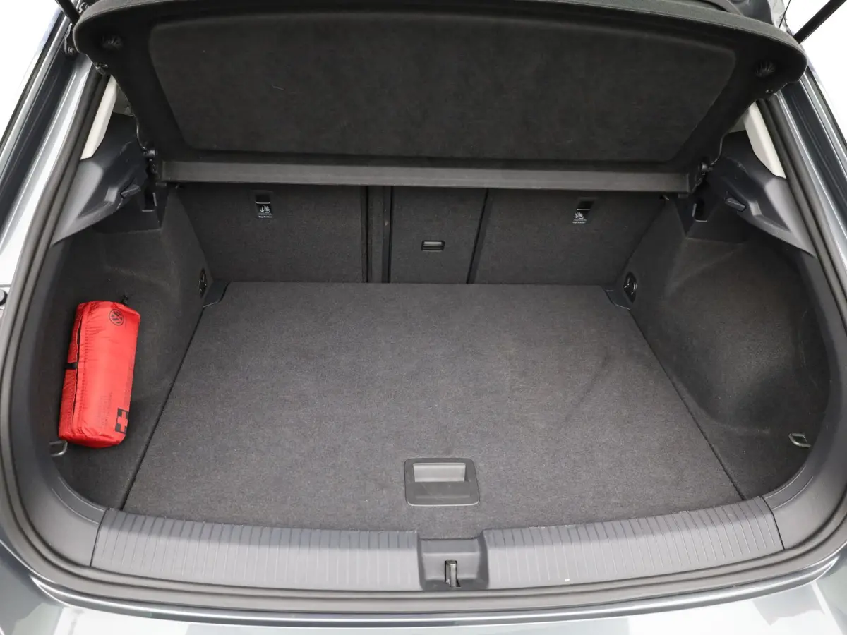 1.0 TSI Life Business | Stoelverwarming | Allseason banden | Prijs Rijklaar!!